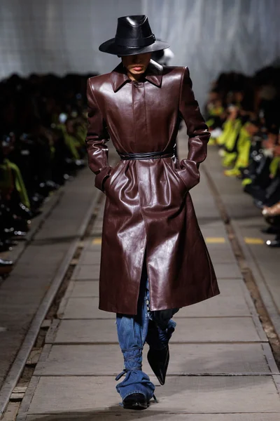 Look 5